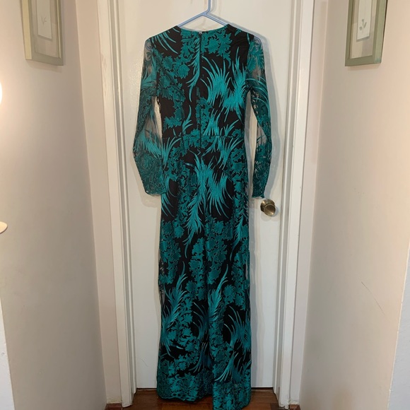ELEGANT LONG DRESS / BRAND BEBE - Picture 6 of 8